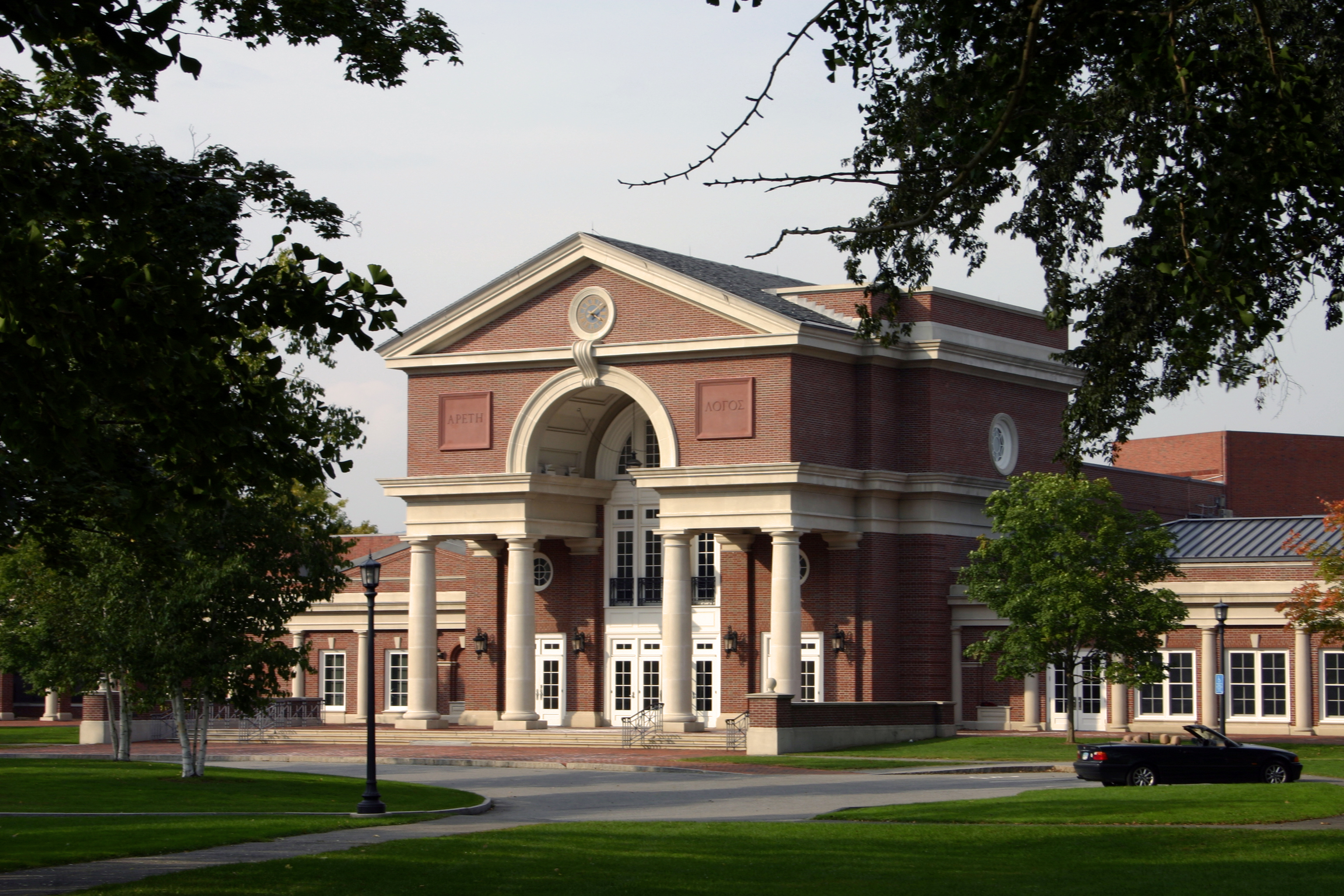 Hotchkiss School 메인 빌딩